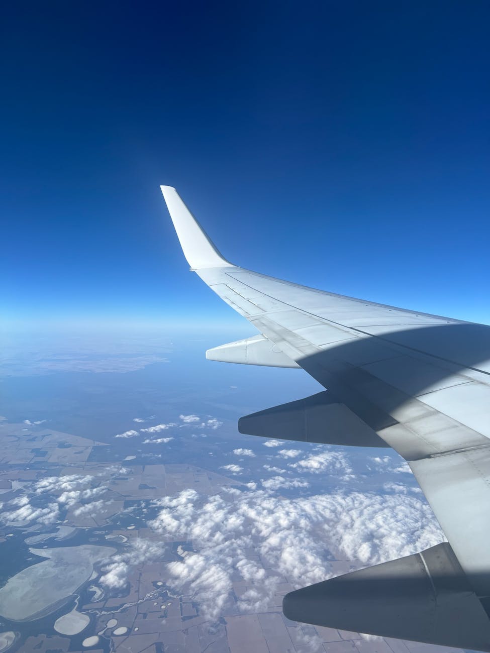 wing of flying airplane